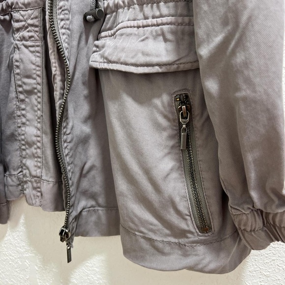 Jacket - Picture 4 of 6